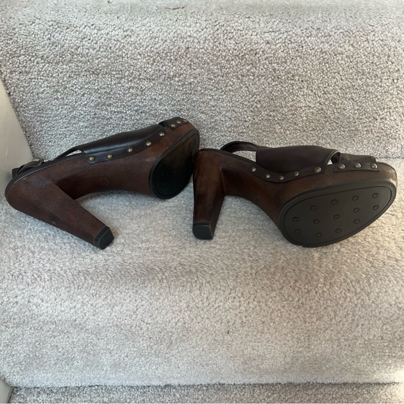 XHILARATION Brown Faux Leather Wood Platform Heels Pumps. - Picture 2 of 6